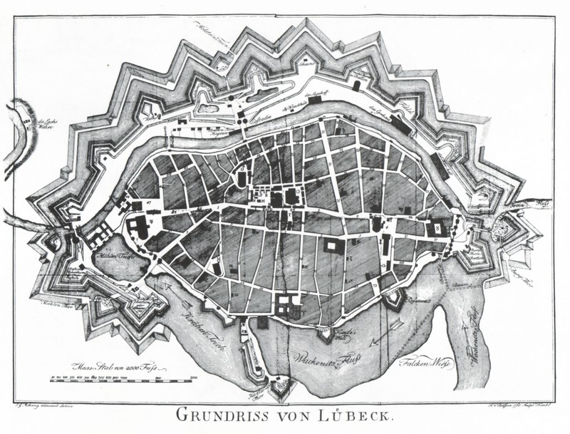 Lübecks bastionierte Stadtbefestigung im Jahr 1787. An der Südost-Seite der Stadt wurde der Festungswahl nicht fertiggestellt, da man die breite, sumprige Wakenitz und den Krähenteich für ein ausreichend breites Hindernis hielt.